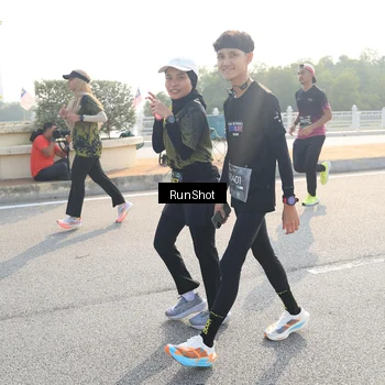 Runner Photo 6903077