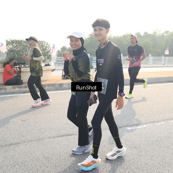 Runner Photo 6903078