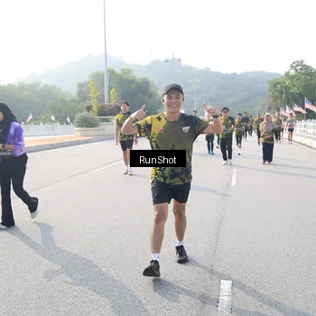 Runner Photo 6903101