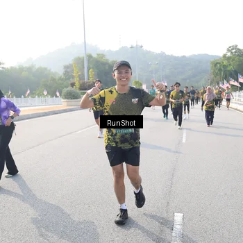Runner Photo 6903110