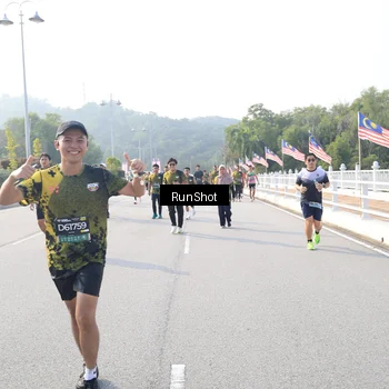 Runner Photo 6903111