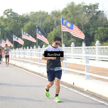 Runner Photo 6903129