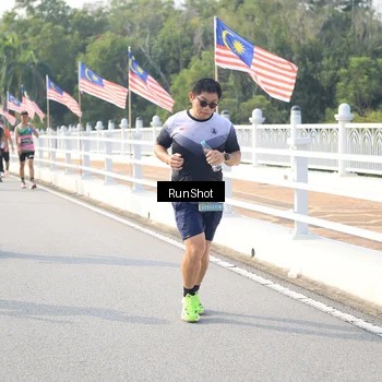 Runner Photo 6903138