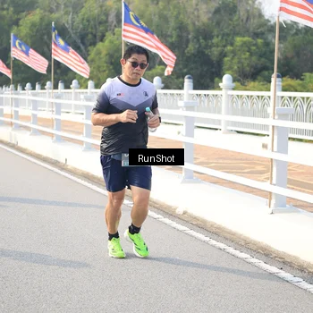 Runner Photo 6903140