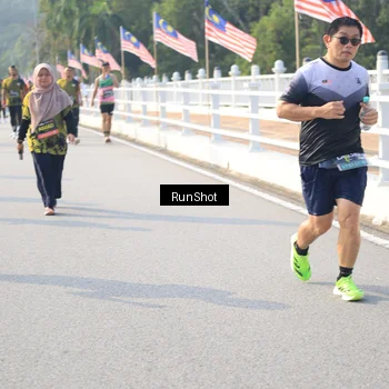 Runner Photo 6903154