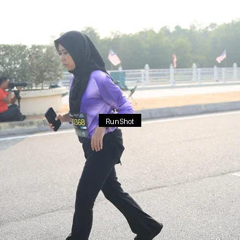 Runner Photo 6903179