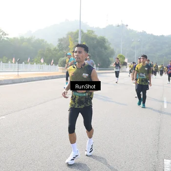 Runner Photo 6903199