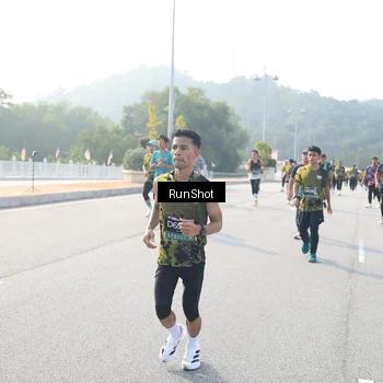 Runner Photo 6903202