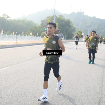 Runner Photo 6903211