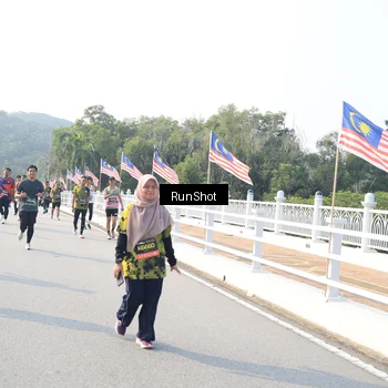 Runner Photo 6903244