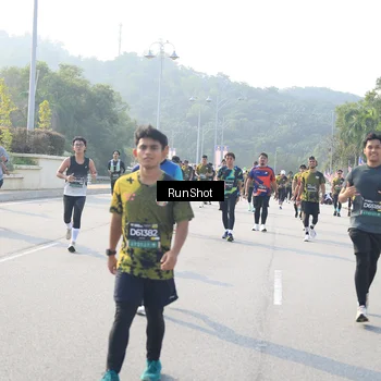Runner Photo 6903259