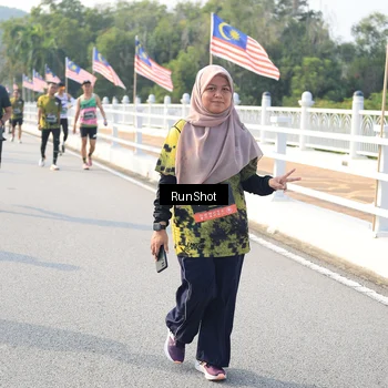 Runner Photo 6903263