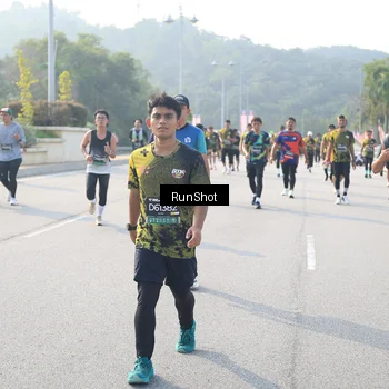 Runner Photo 6903265