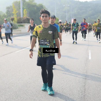 Runner Photo 6903276