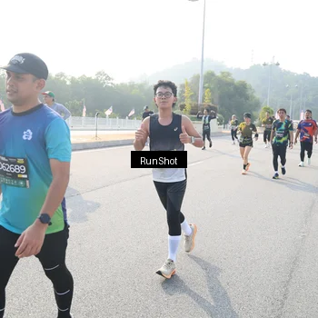 Runner Photo 6903333