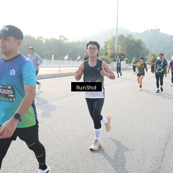 Runner Photo 6903334