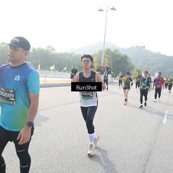 Runner Photo 6903336
