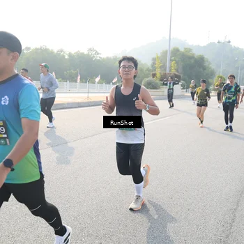 Runner Photo 6903343