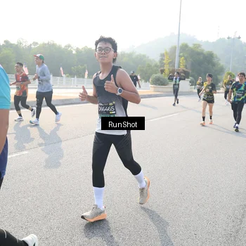 Runner Photo 6903348