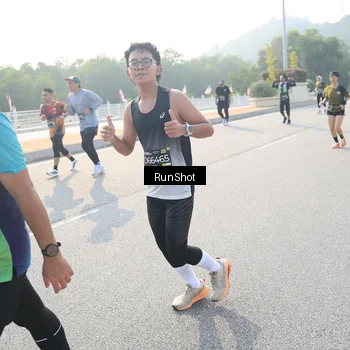 Runner Photo 6903351