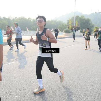 Runner Photo 6903352