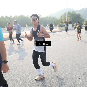 Runner Photo 6903357