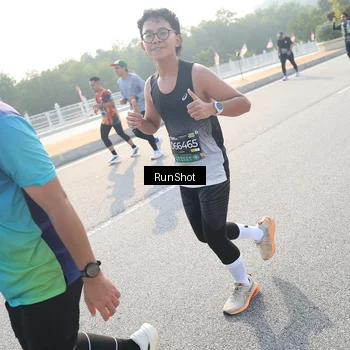 Runner Photo 6903363