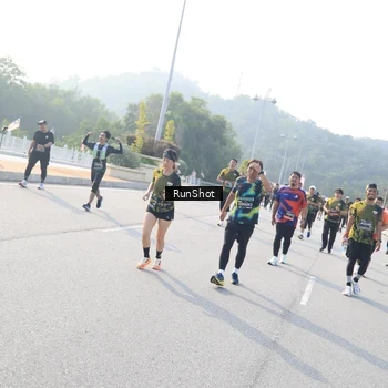 Runner Photo 6903372