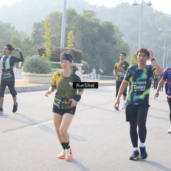 Runner Photo 6903373