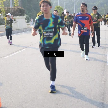 Runner Photo 6903395