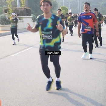 Runner Photo 6903399