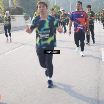 Runner Photo 6903404