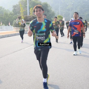 Runner Photo 6903410