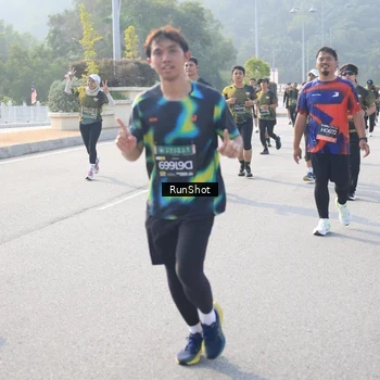 Runner Photo 6903411