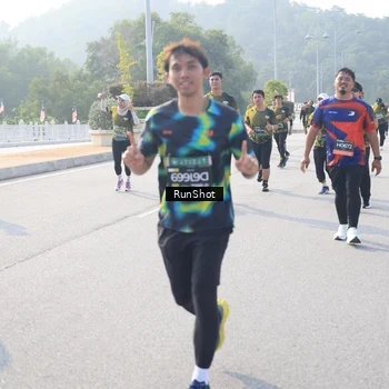 Runner Photo 6903413