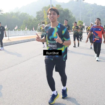 Runner Photo 6903418