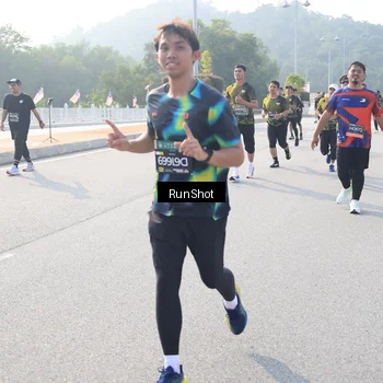 Runner Photo 6903424