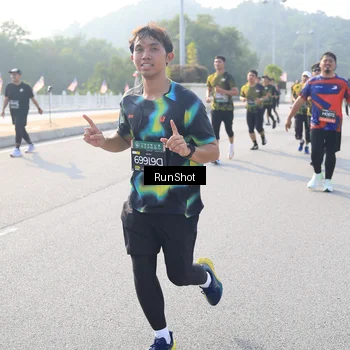 Runner Photo 6903429