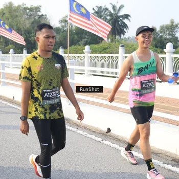 Runner Photo 6903459