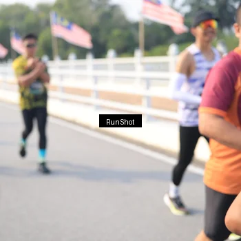 Runner Photo 6903535