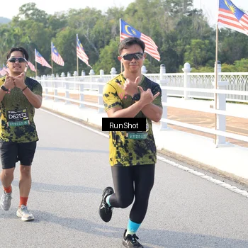 Runner Photo 6903550
