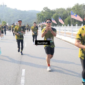 Runner Photo 6903556