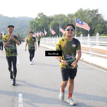 Runner Photo 6903568