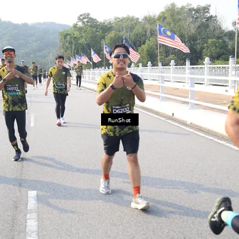 Runner Photo 6903569