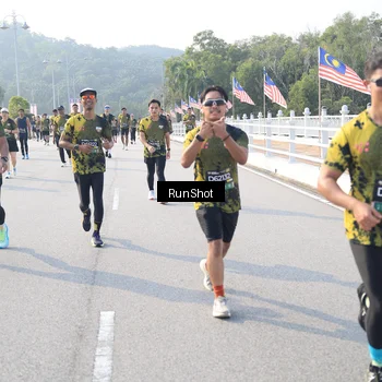 Runner Photo 6903576