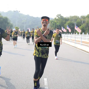Runner Photo 6903598
