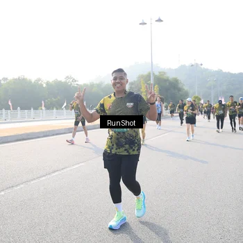 Runner Photo 6903610