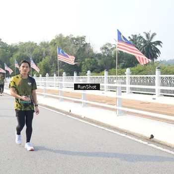 Runner Photo 6903626