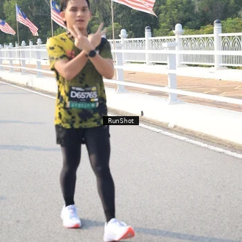 Runner Photo 6903640