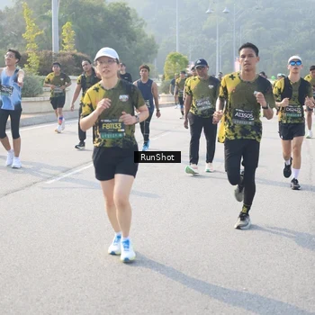 Runner Photo 6903643